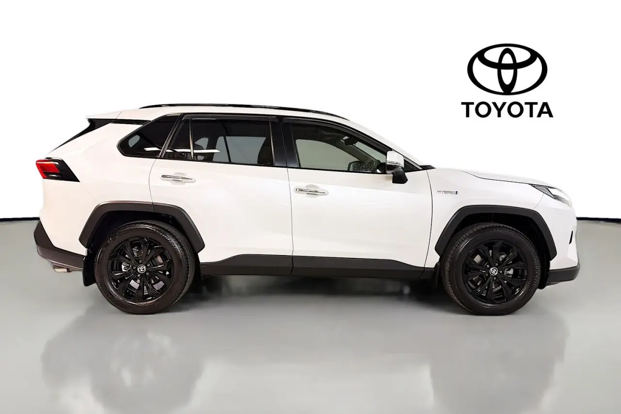 2023 Toyota RAV4 Gallery Image 11