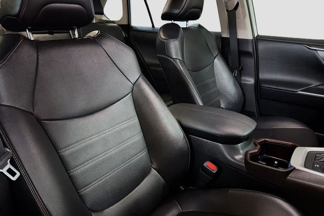 2023 Toyota RAV4 Gallery Image 13