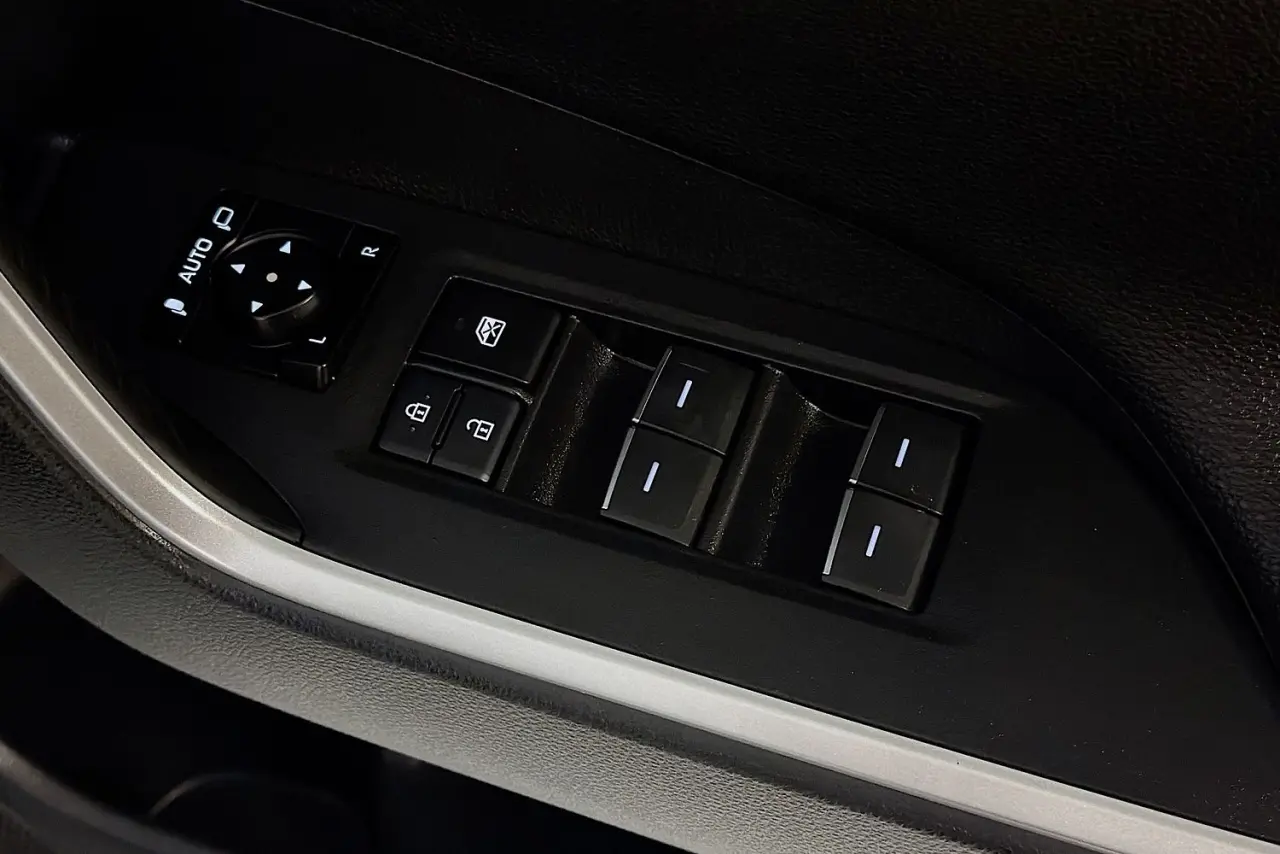 2023 Toyota RAV4 Gallery Image 24