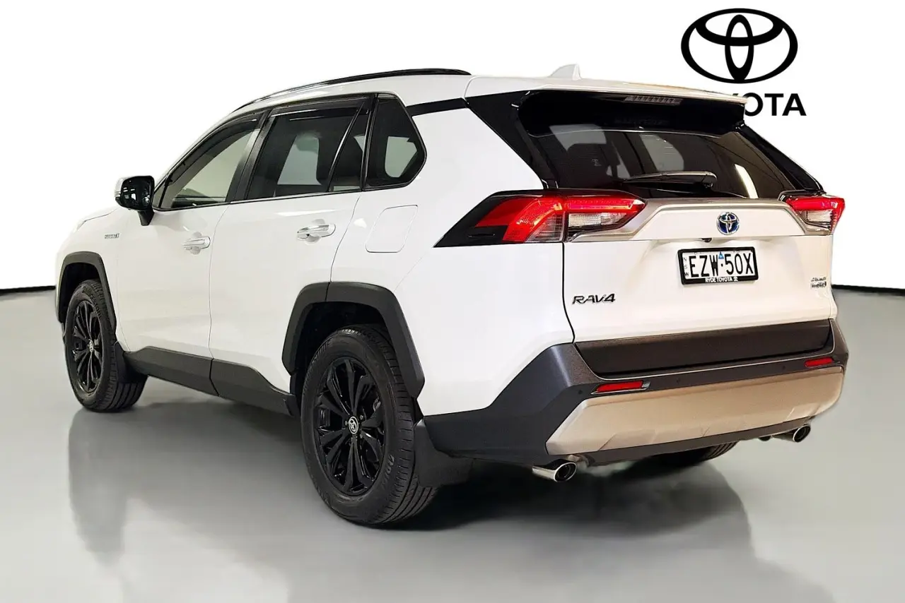 2023 Toyota RAV4 Gallery Image 6