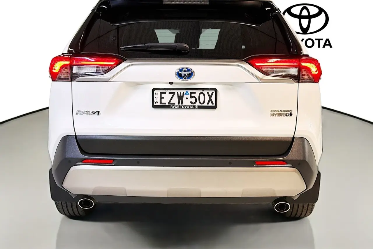 2023 Toyota RAV4 Gallery Image 7