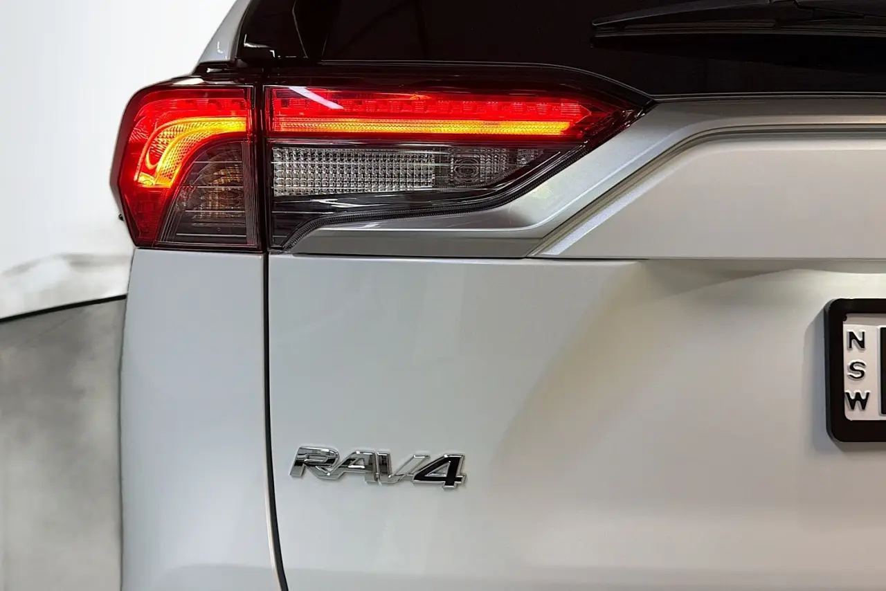 2023 Toyota RAV4 Gallery Image 8