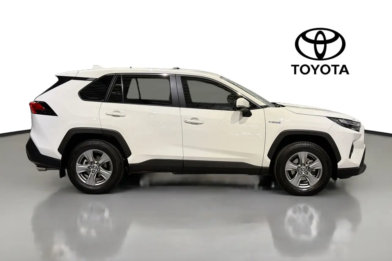 2022 Toyota RAV4 Gallery Image 11