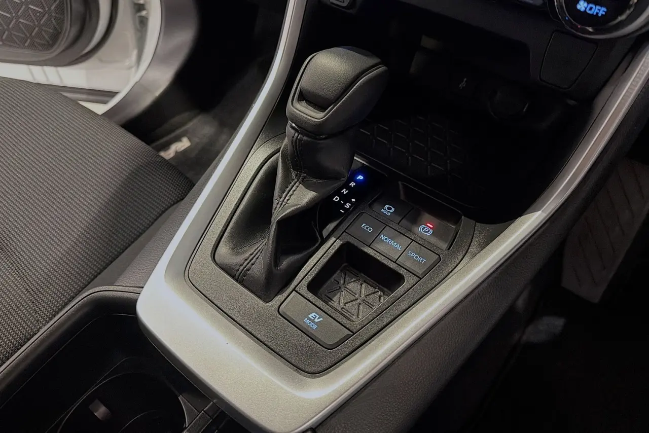 2022 Toyota RAV4 Gallery Image 18