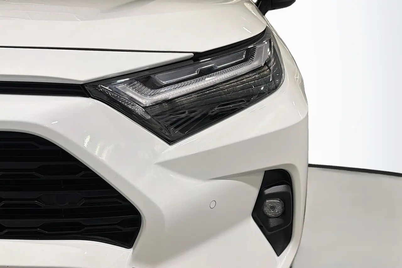 2022 Toyota RAV4 Gallery Image 3