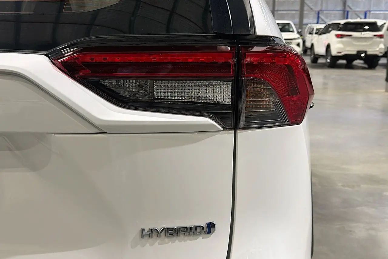 2022 Toyota RAV4 Gallery Image 9