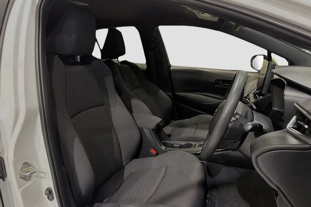 2025 Toyota Corolla Gallery Image 13