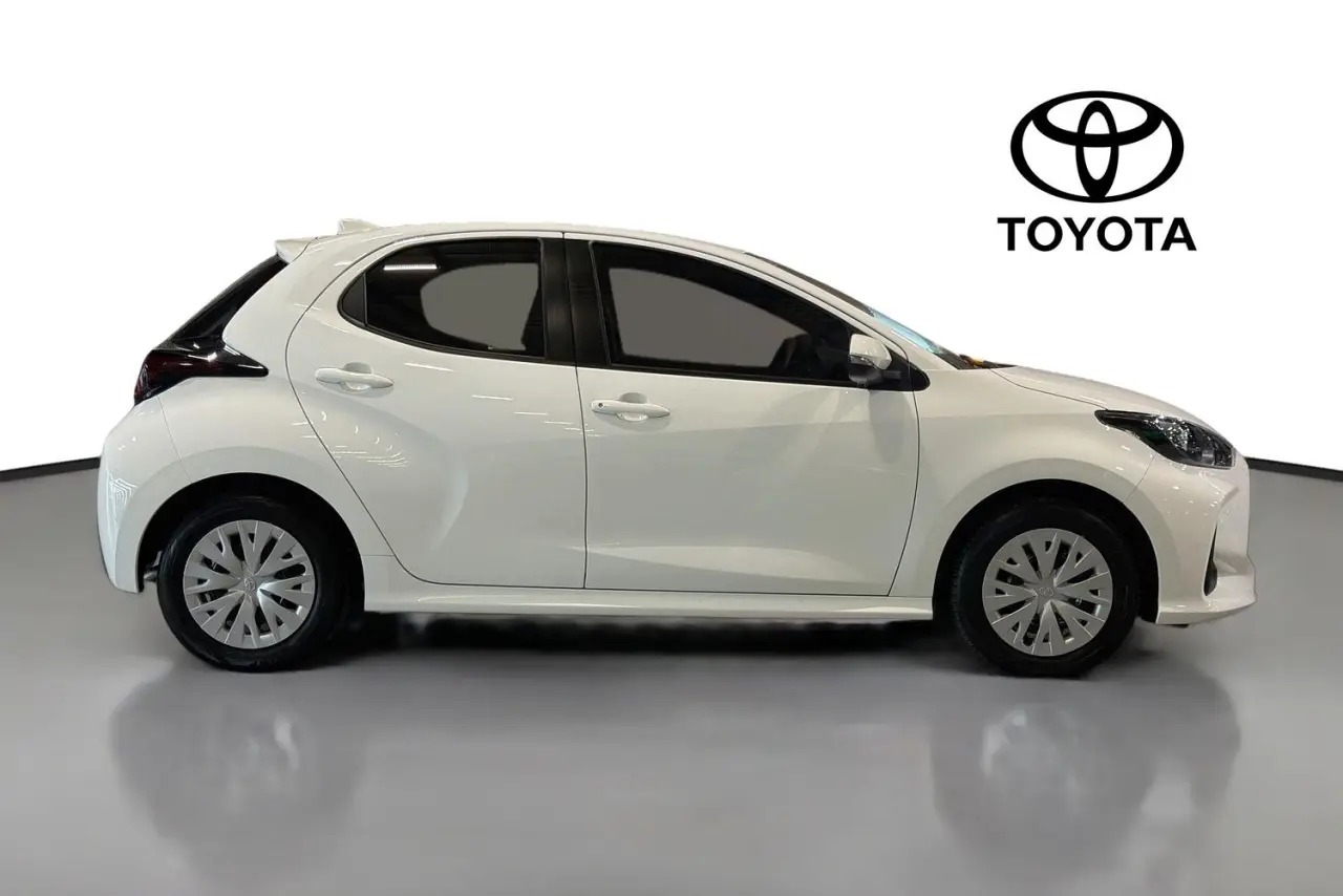 2023 Toyota Yaris Gallery Image 11