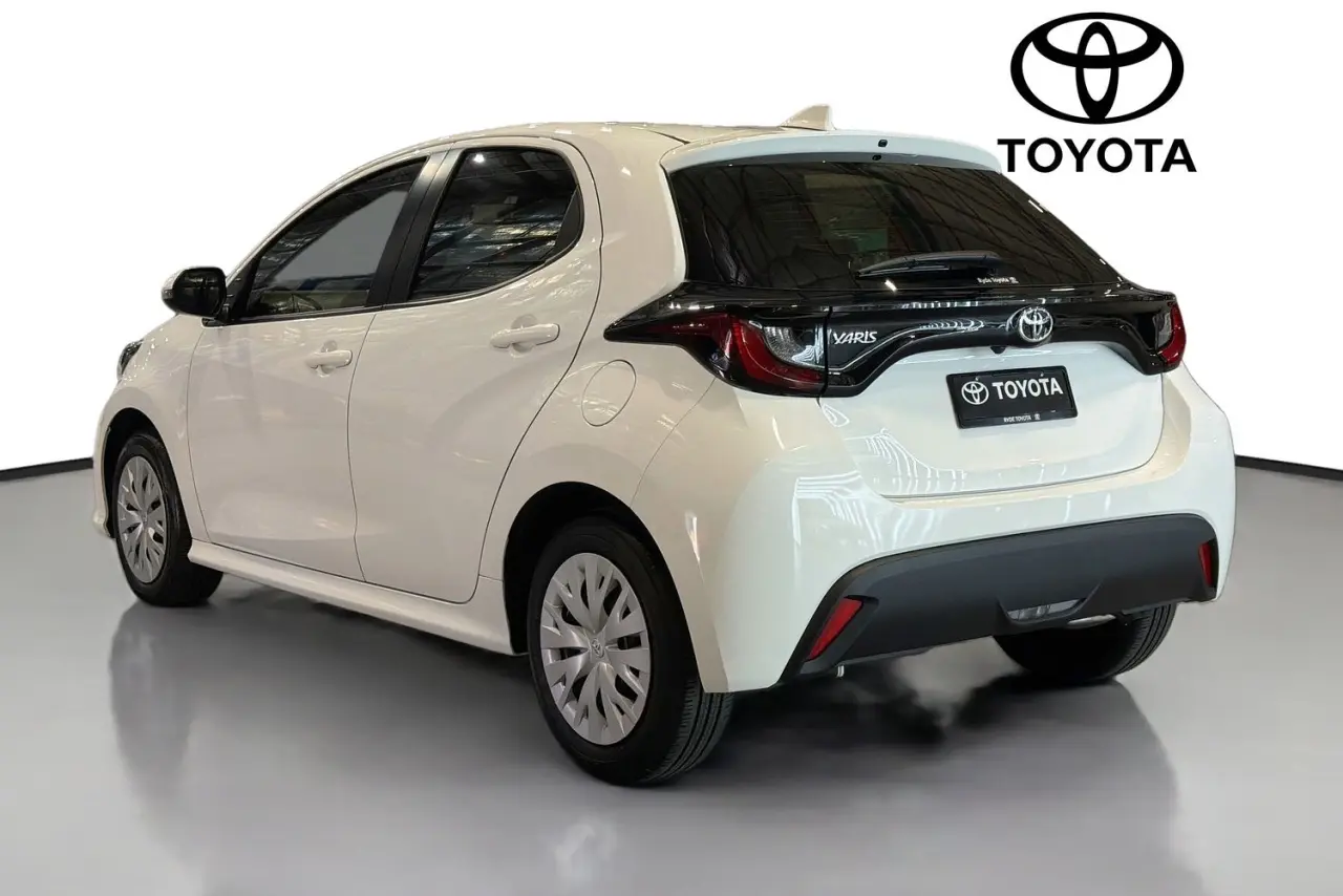 2023 Toyota Yaris Gallery Image 6