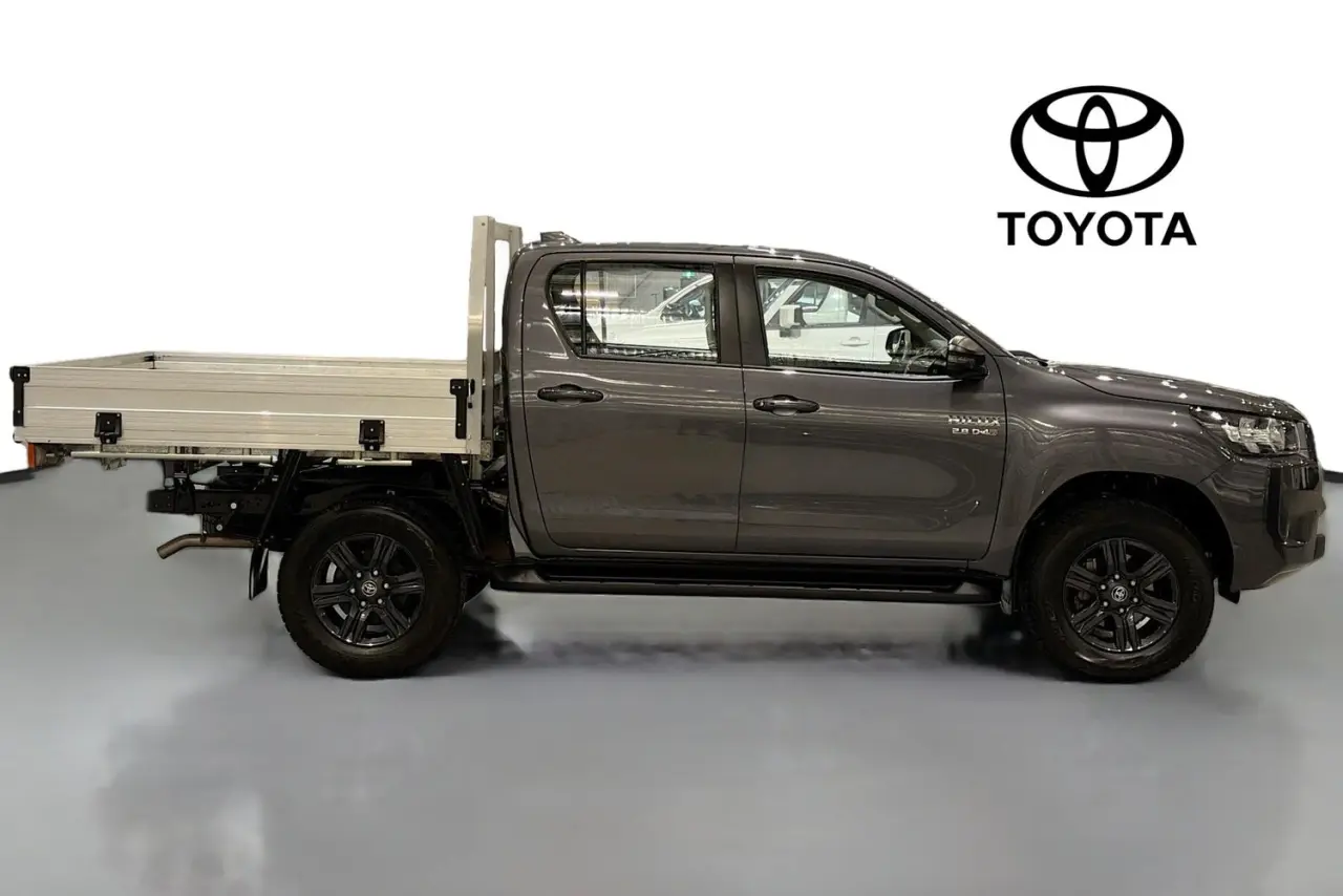 2025 Toyota Hilux Gallery Image 11