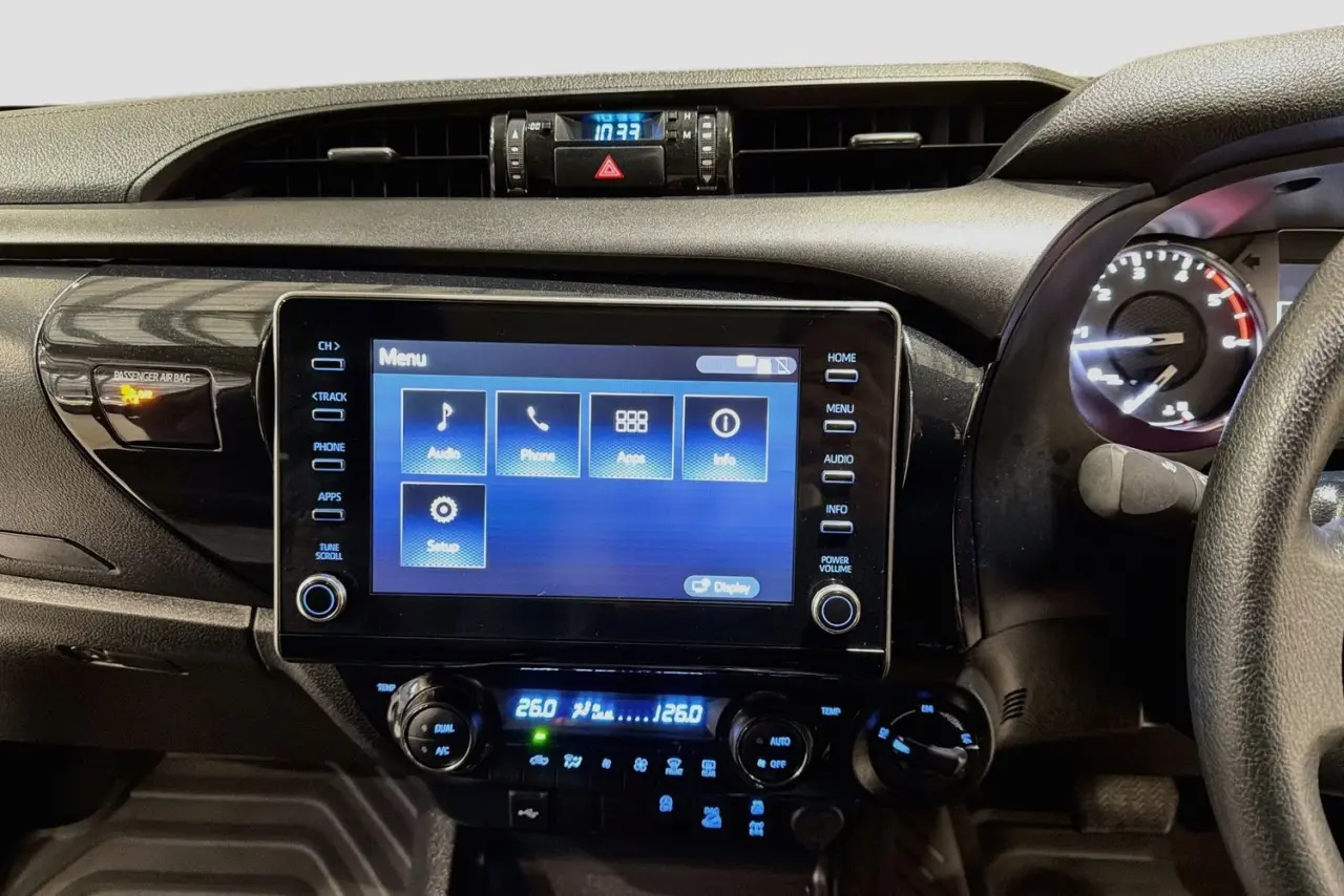 2025 Toyota Hilux Gallery Image 16
