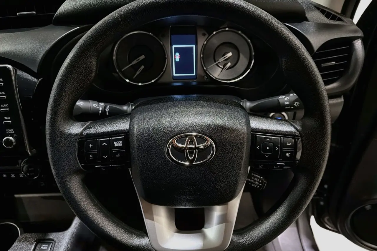 2025 Toyota Hilux Gallery Image 21