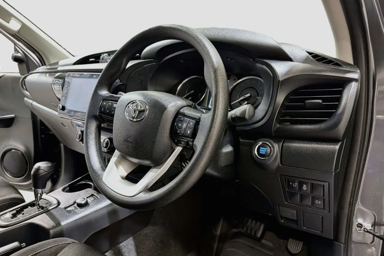 2025 Toyota Hilux Gallery Image 23