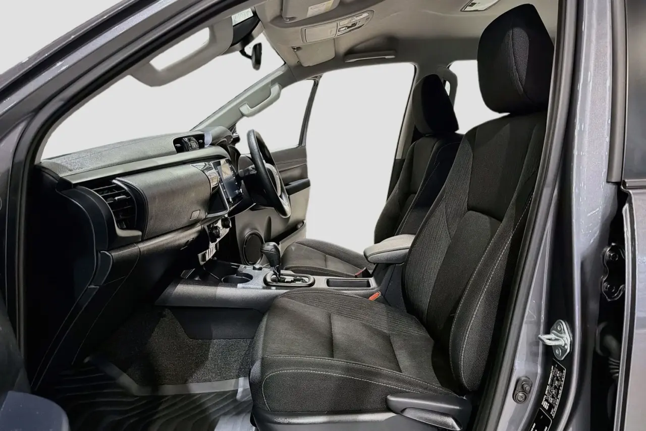 2025 Toyota Hilux Gallery Image 25
