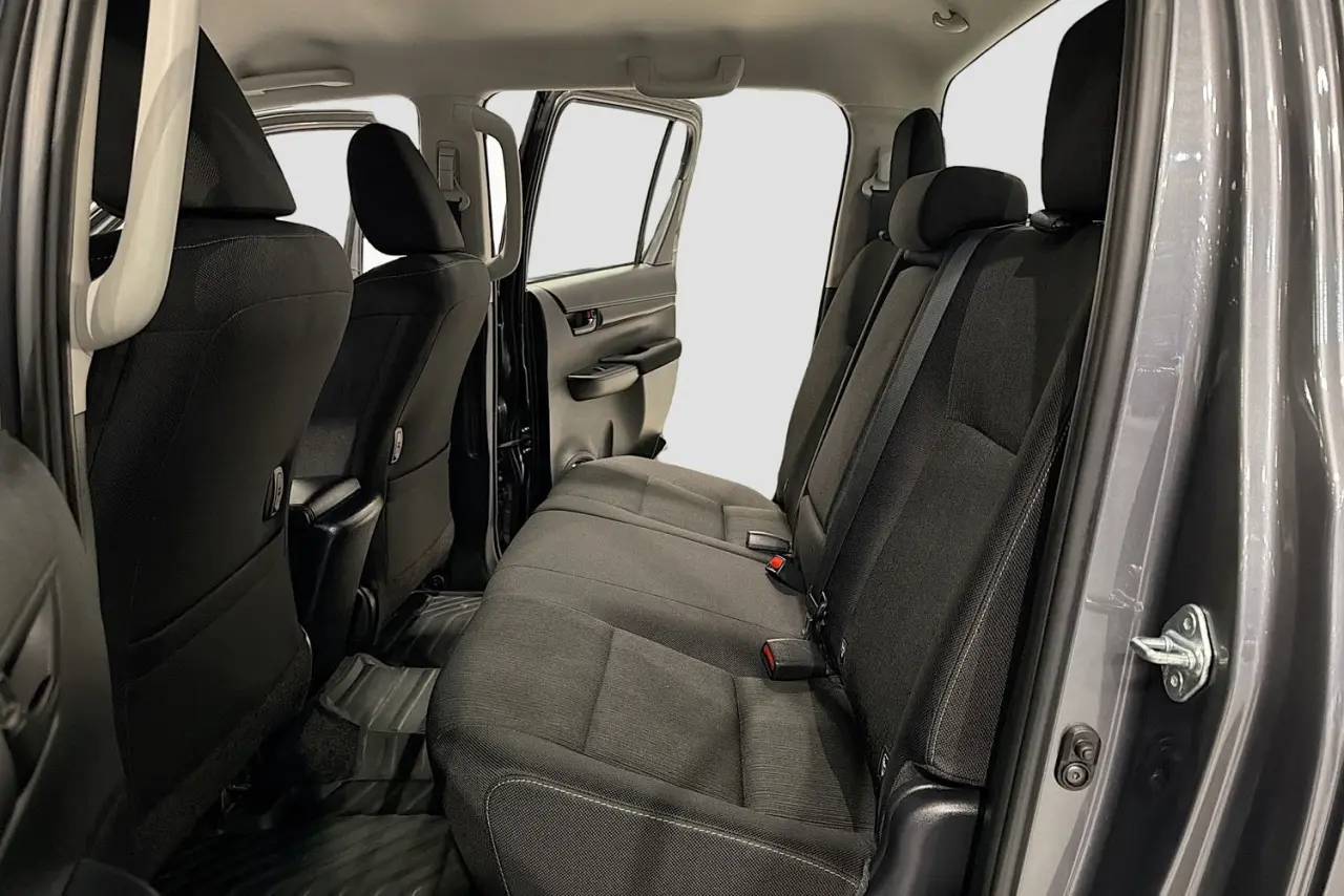 2025 Toyota Hilux Gallery Image 26