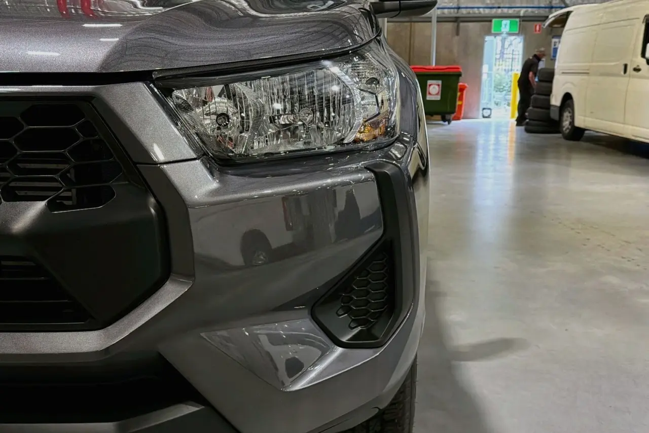 2025 Toyota Hilux Gallery Image 3