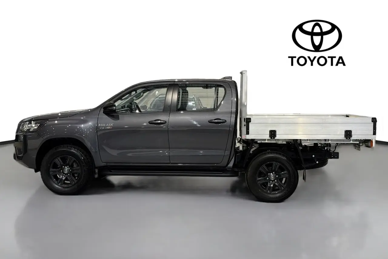 2025 Toyota Hilux Gallery Image 5