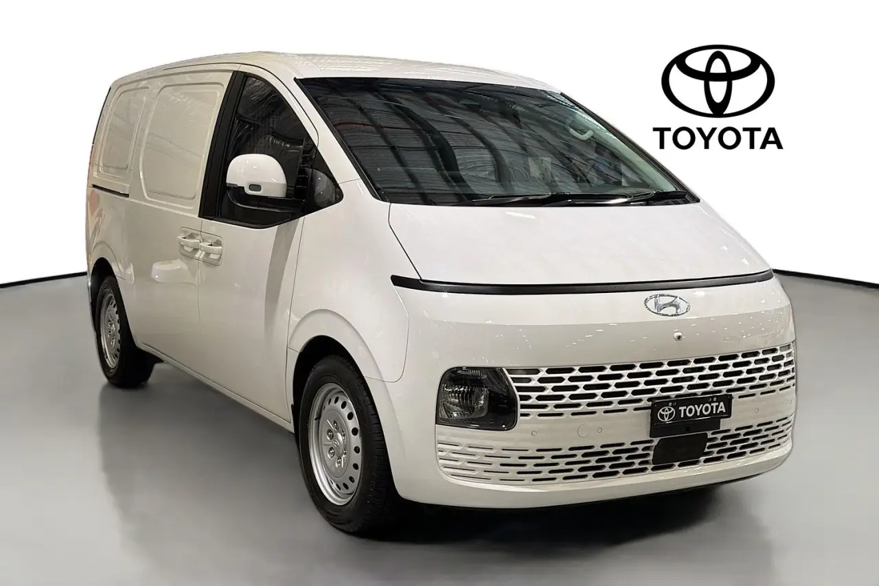 2023 Hyundai STARIA LOAD Image
