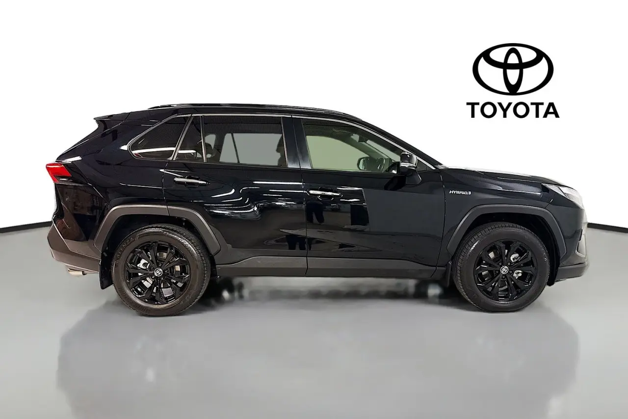 2024 Toyota RAV4 Gallery Image 11