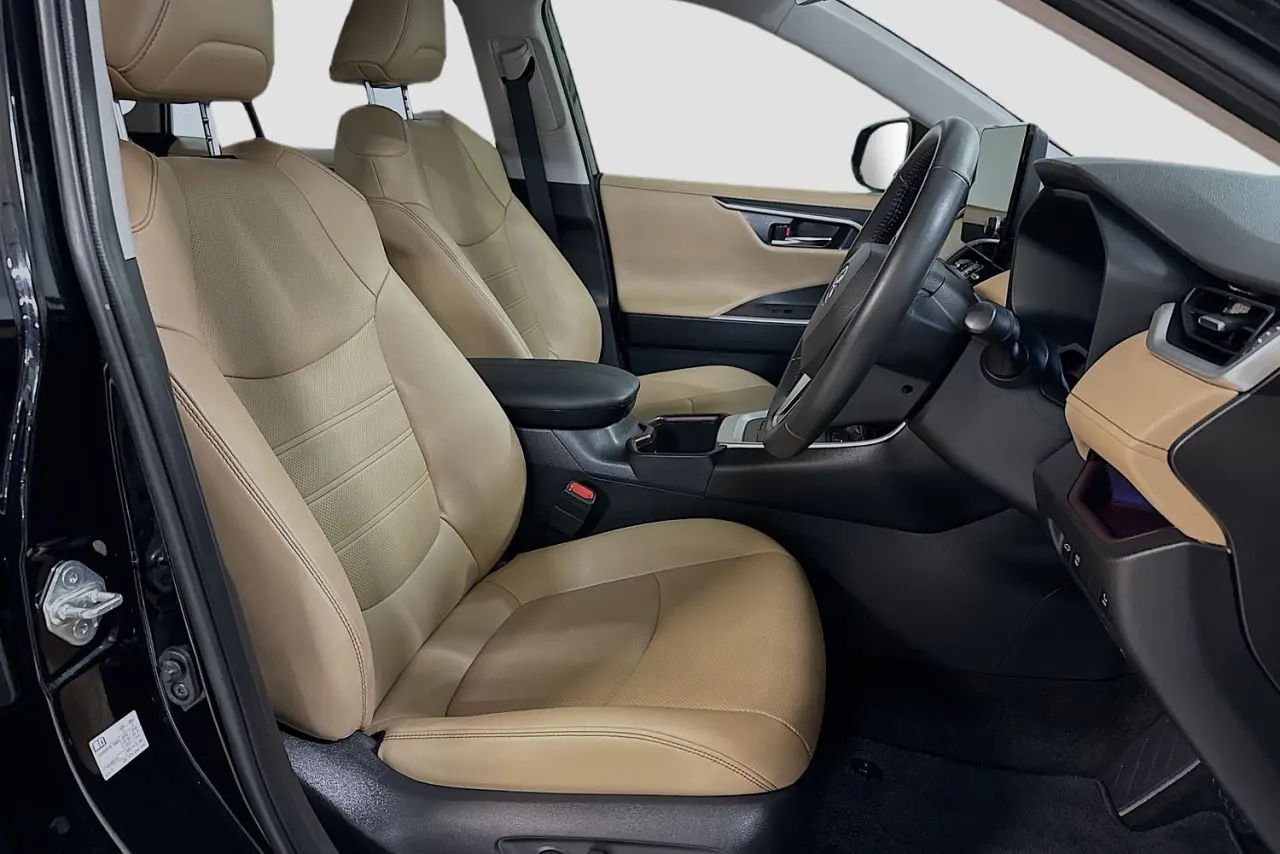 2024 Toyota RAV4 Gallery Image 13