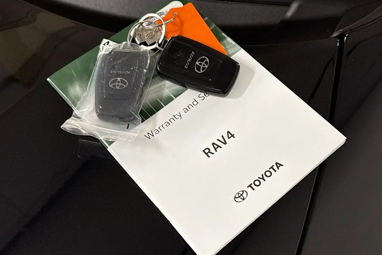 2024 Toyota RAV4 Gallery Image 30