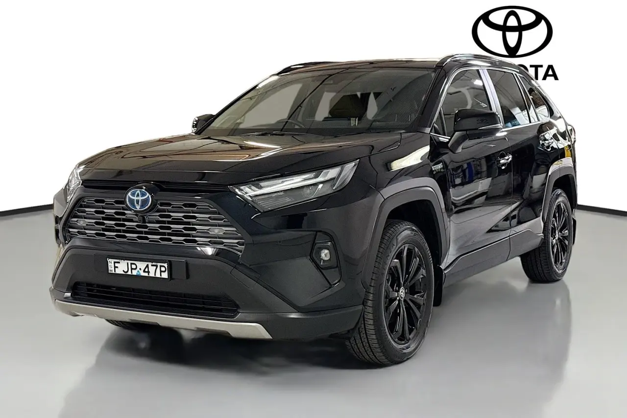 2024 Toyota RAV4 Gallery Image 4
