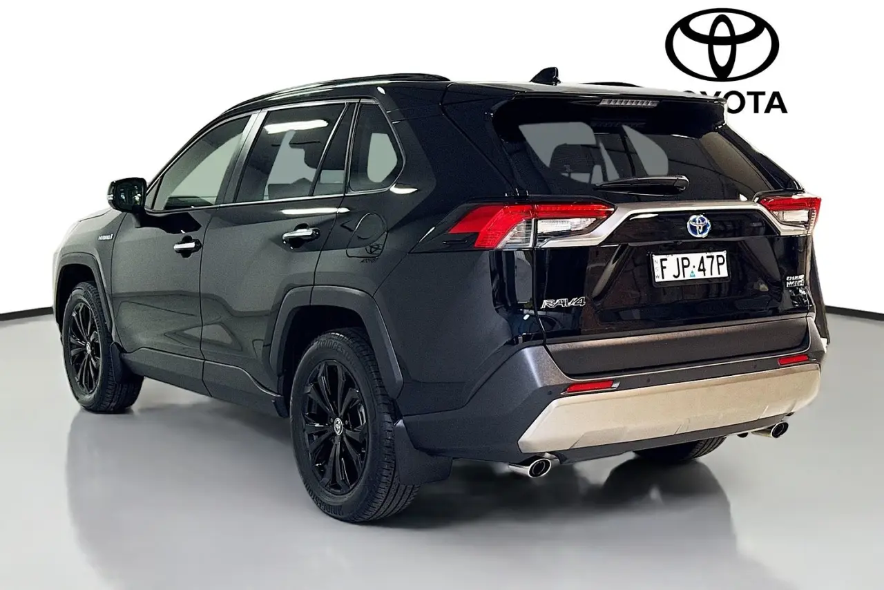 2024 Toyota RAV4 Gallery Image 6