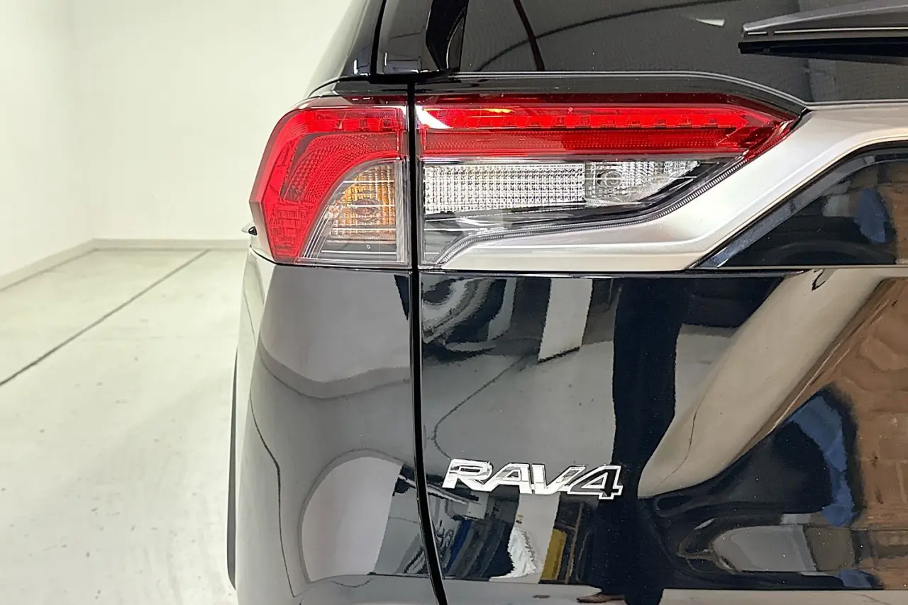 2024 Toyota RAV4 Gallery Image 8
