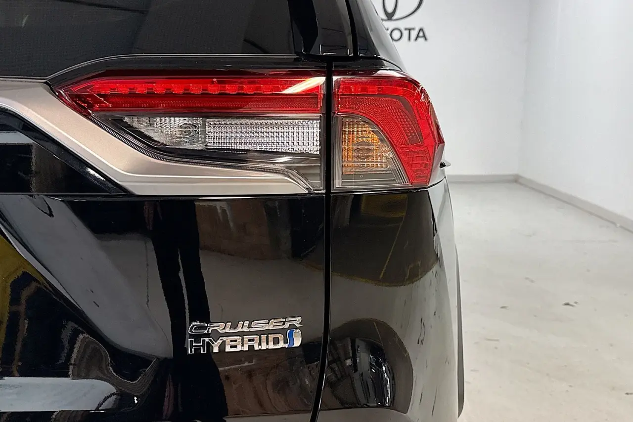 2024 Toyota RAV4 Gallery Image 9