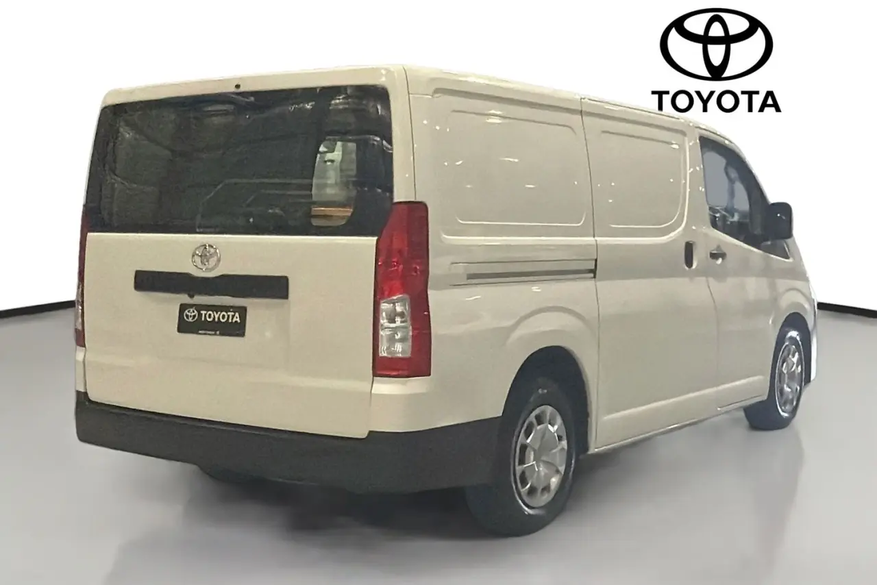 2022 Toyota Hiace Gallery Image 10