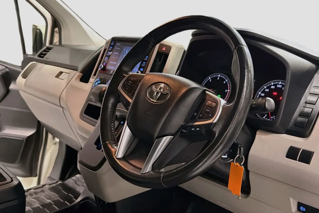 2022 Toyota Hiace Gallery Image 14
