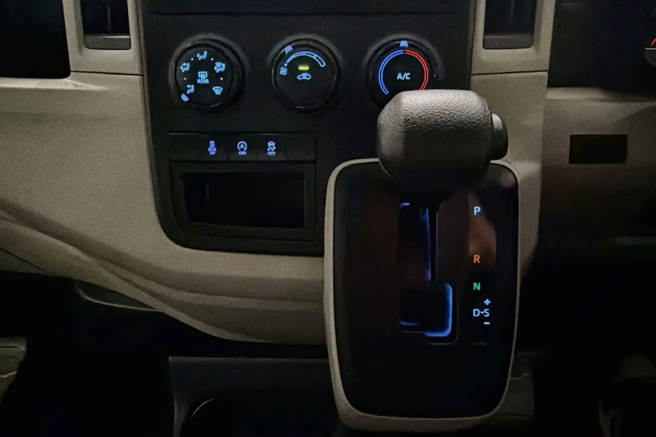2022 Toyota Hiace Gallery Image 18