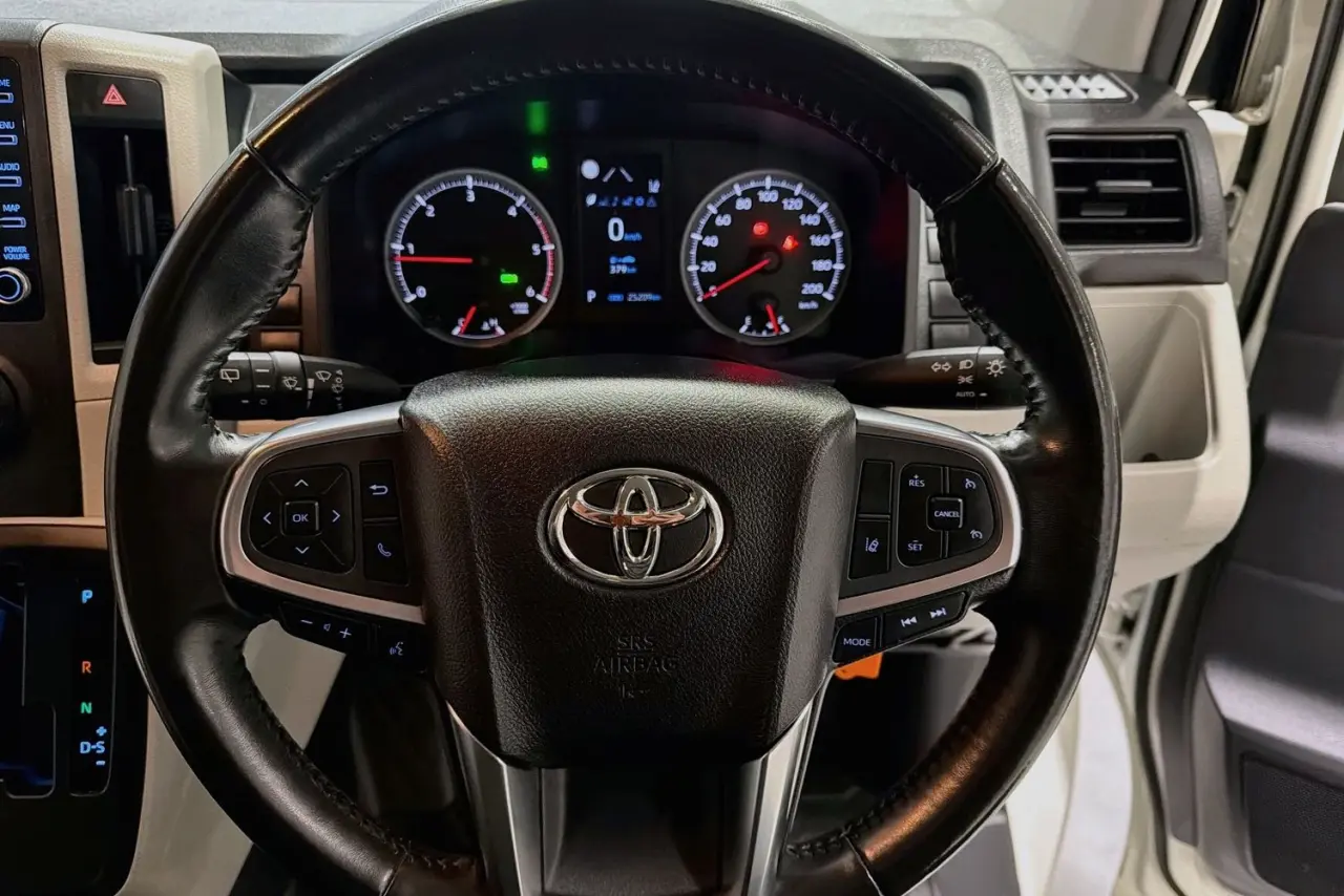 2022 Toyota Hiace Gallery Image 21