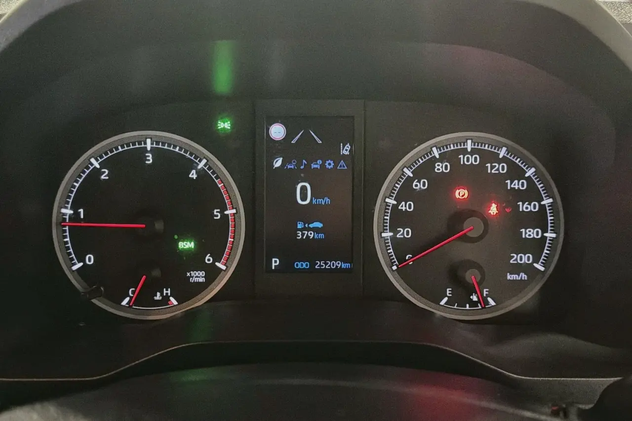 2022 Toyota Hiace Gallery Image 22