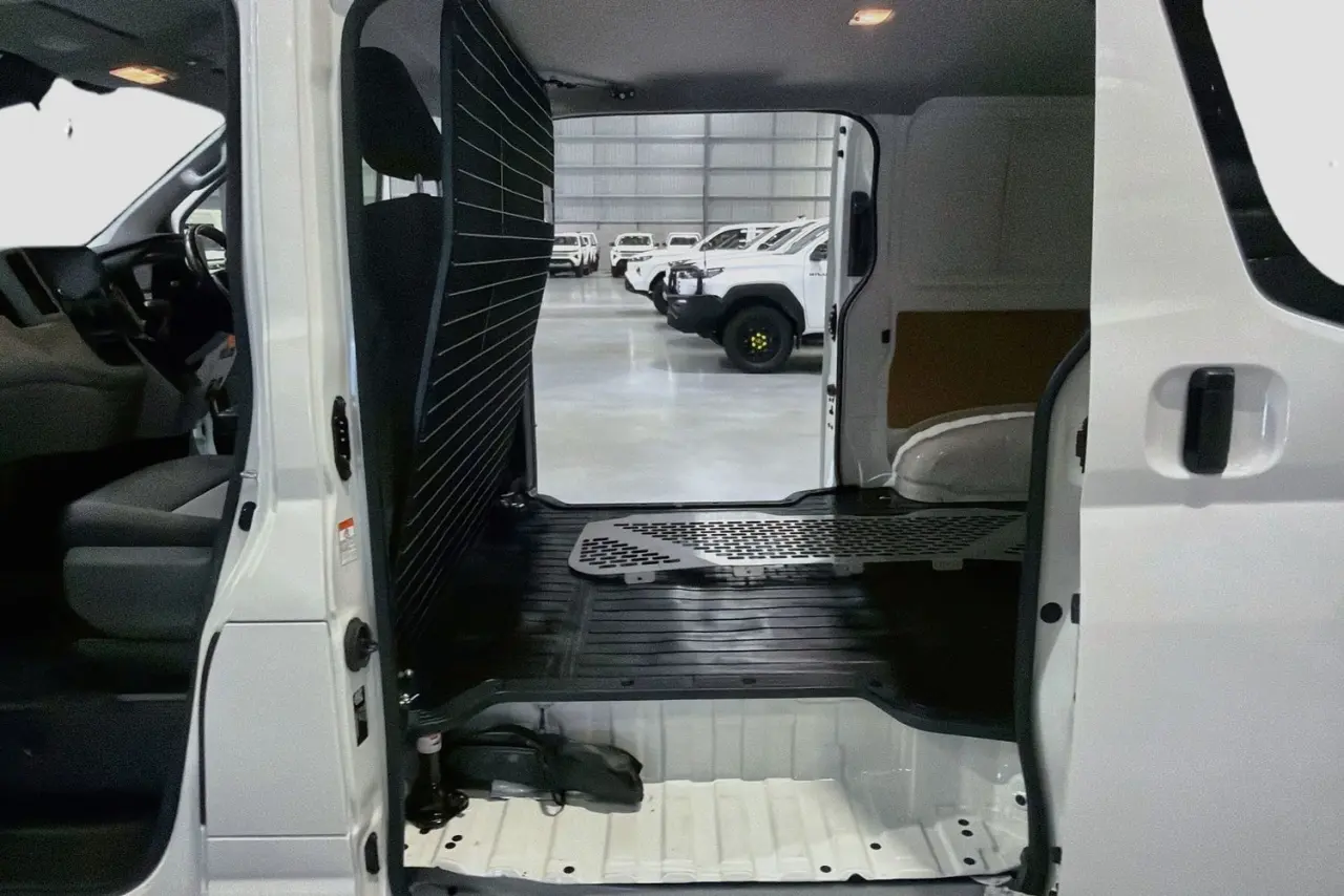 2022 Toyota Hiace Gallery Image 26