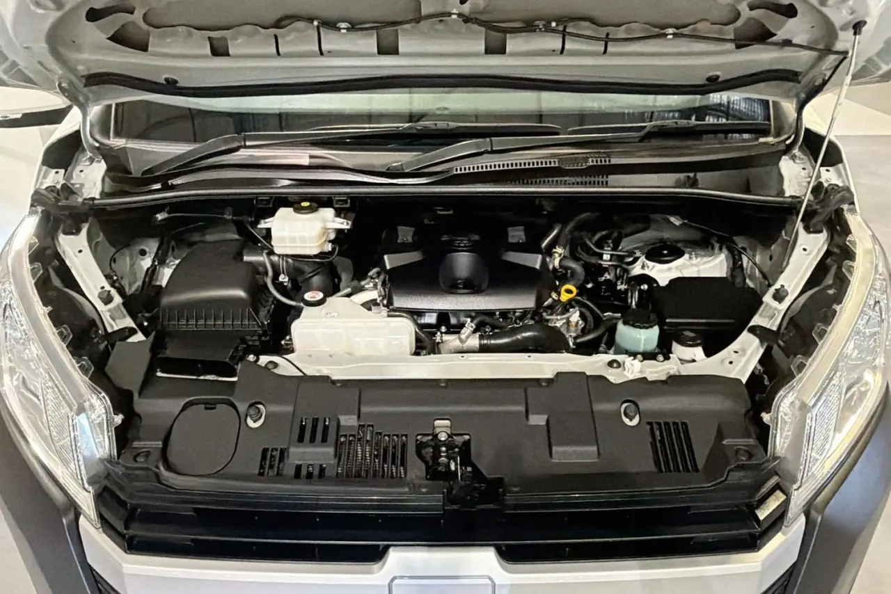 2022 Toyota Hiace Gallery Image 29