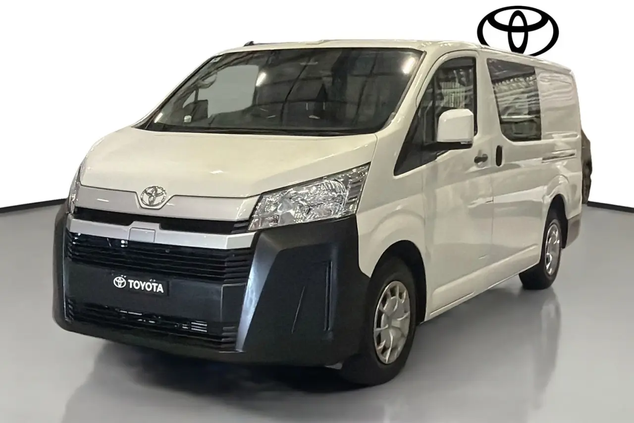 2022 Toyota Hiace Gallery Image 4