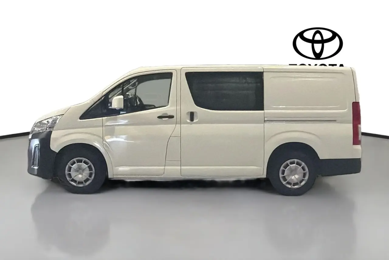 2022 Toyota Hiace Gallery Image 5