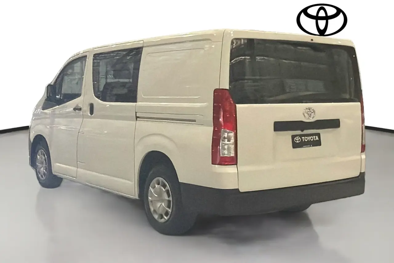 2022 Toyota Hiace Gallery Image 6