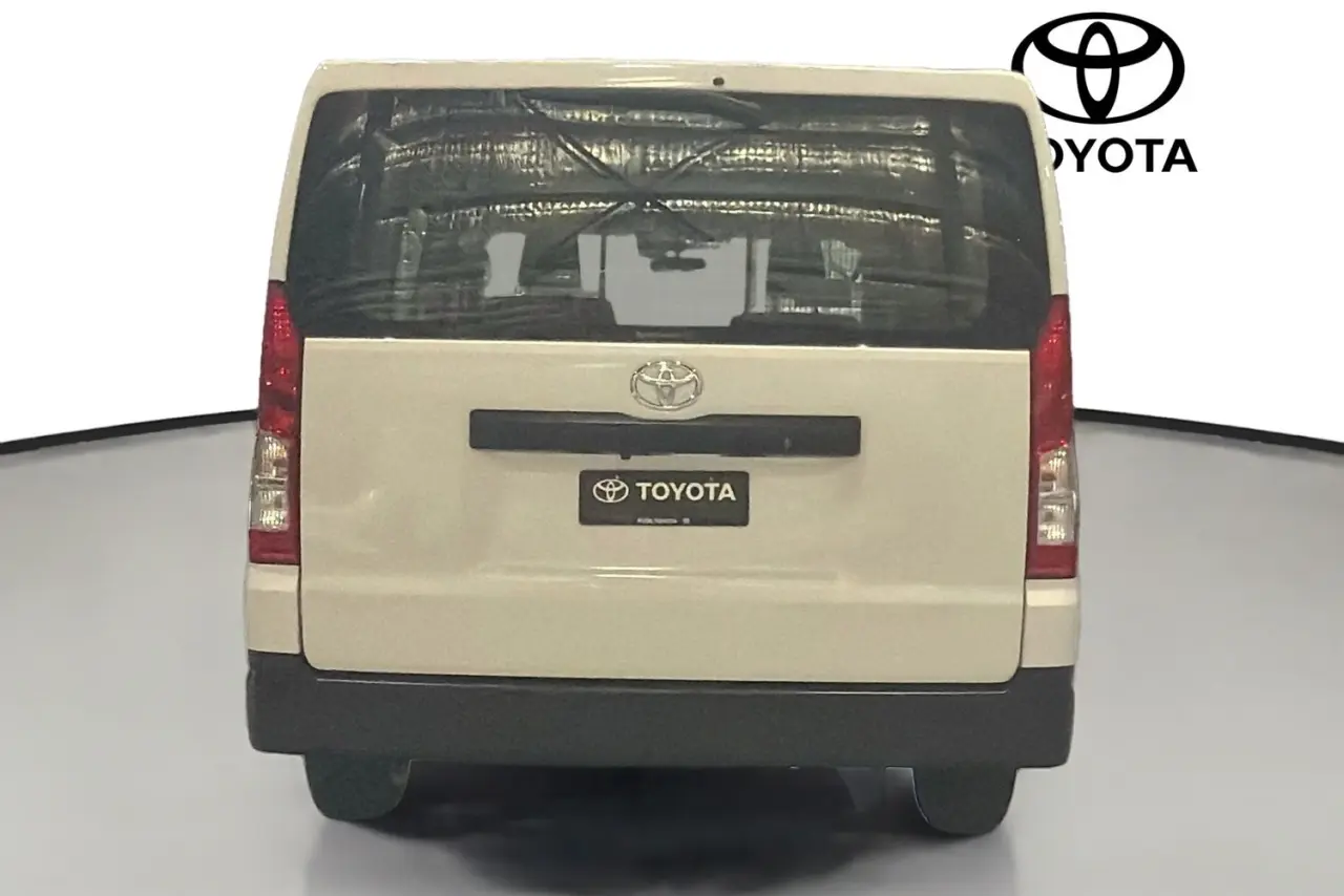 2022 Toyota Hiace Gallery Image 7