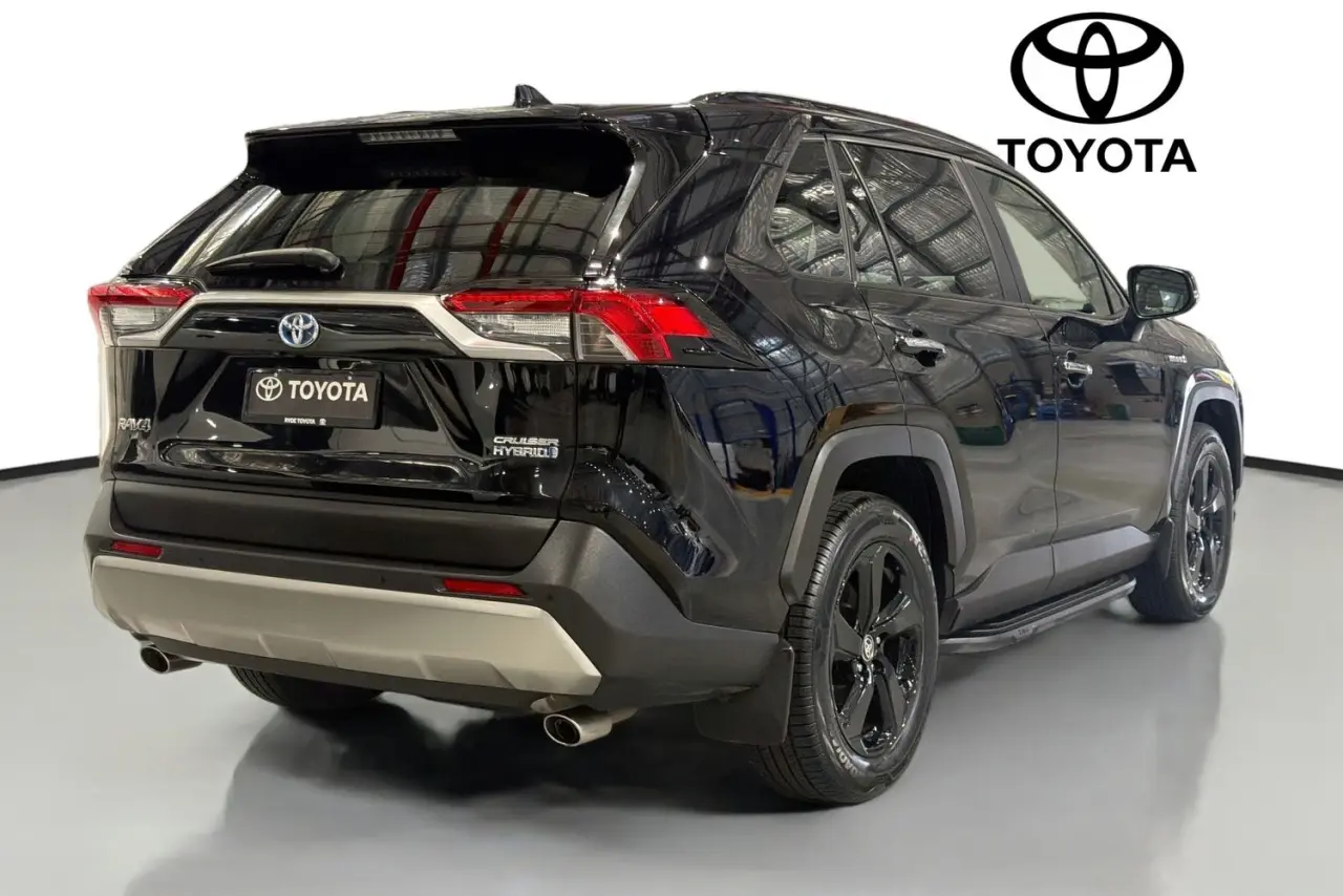 2020 Toyota RAV4 Gallery Image 10
