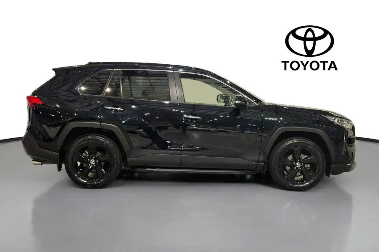 2020 Toyota RAV4 Gallery Image 11