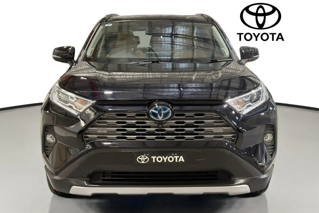 2020 Toyota RAV4 Gallery Image 2