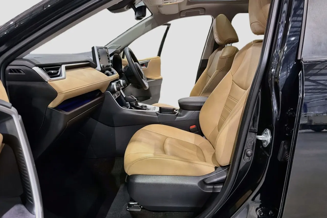 2020 Toyota RAV4 Gallery Image 25