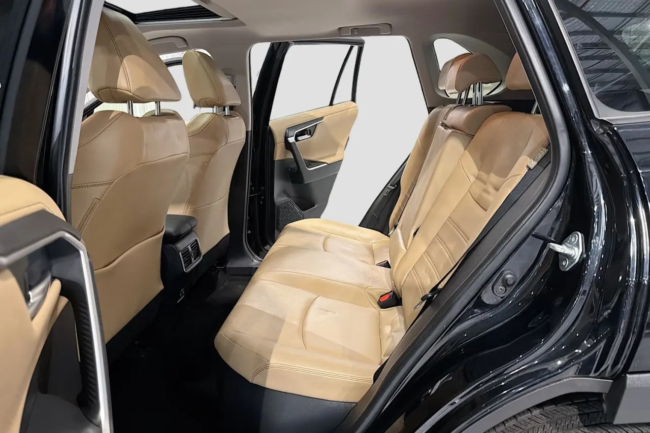 2020 Toyota RAV4 Gallery Image 26