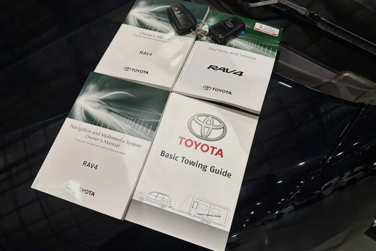 2020 Toyota RAV4 Gallery Image 30