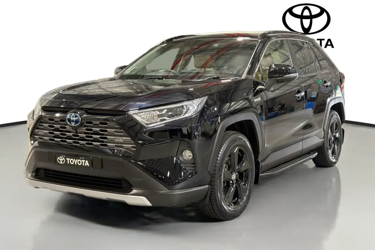 2020 Toyota RAV4 Gallery Image 4