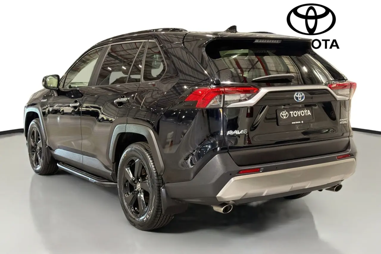 2020 Toyota RAV4 Gallery Image 6