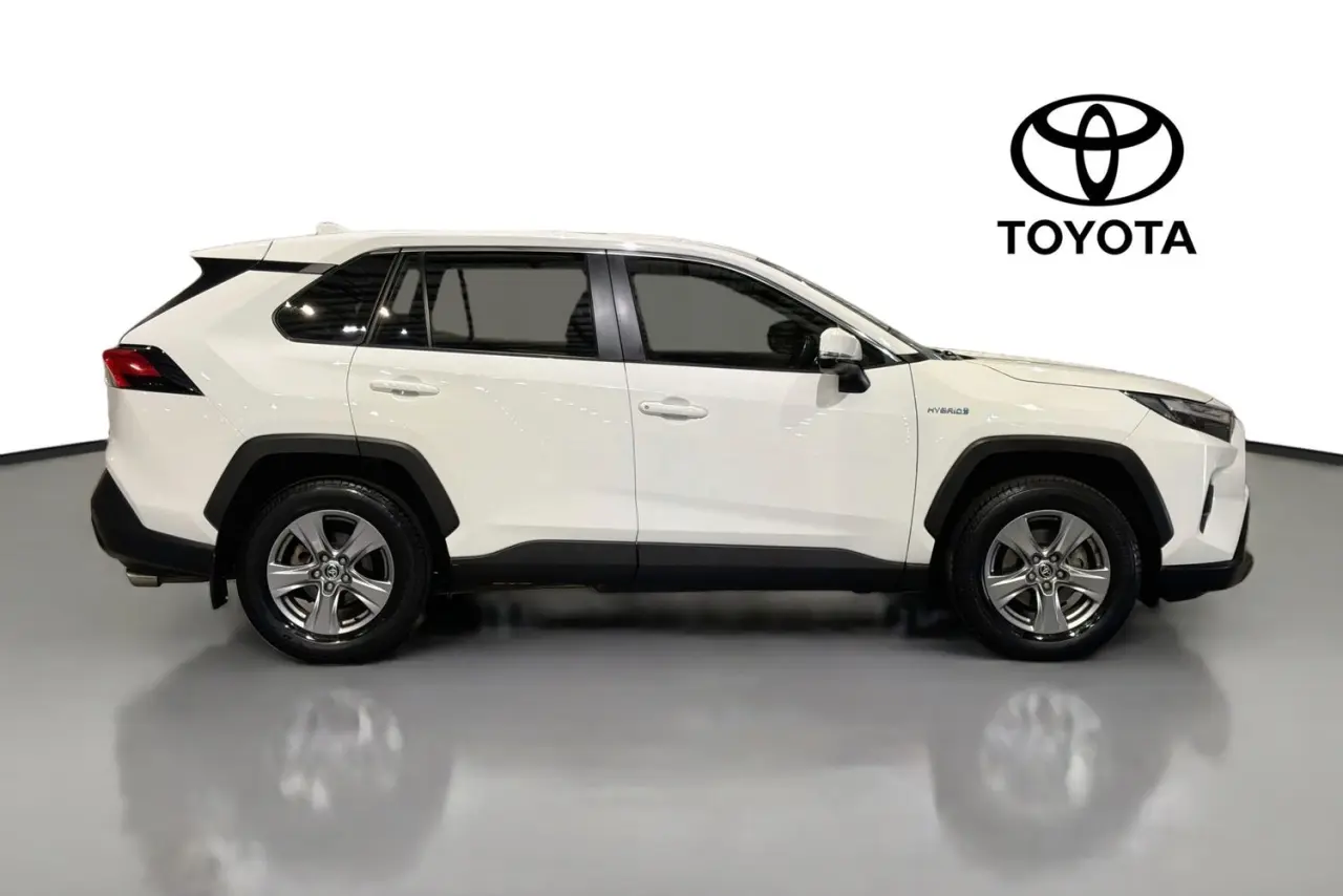 2022 Toyota RAV4 Gallery Image 11