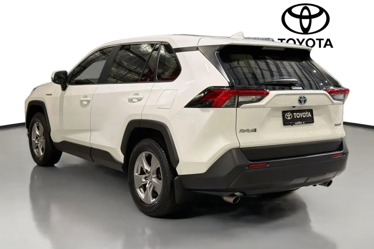 2022 Toyota RAV4 Gallery Image 6